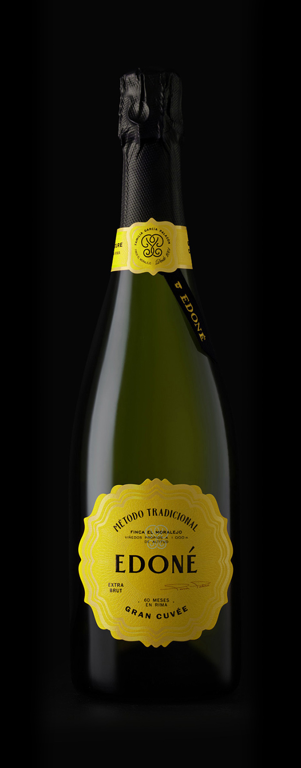 edone-gran-cuvee-extra-brut-entera-620x1580-fondo
